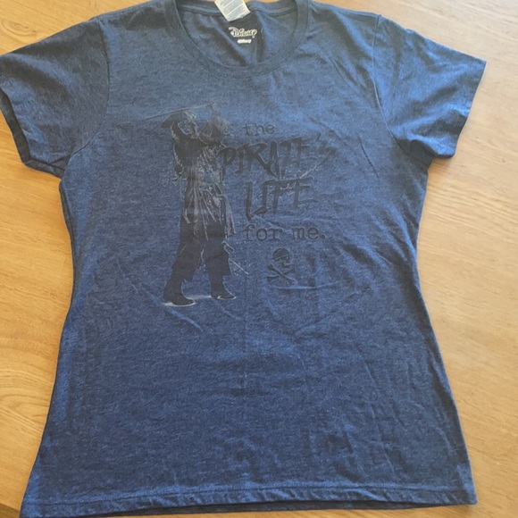 Johnny Depp, Captain Sparrow, DISNEY Tshirt - Picture 2 of 5